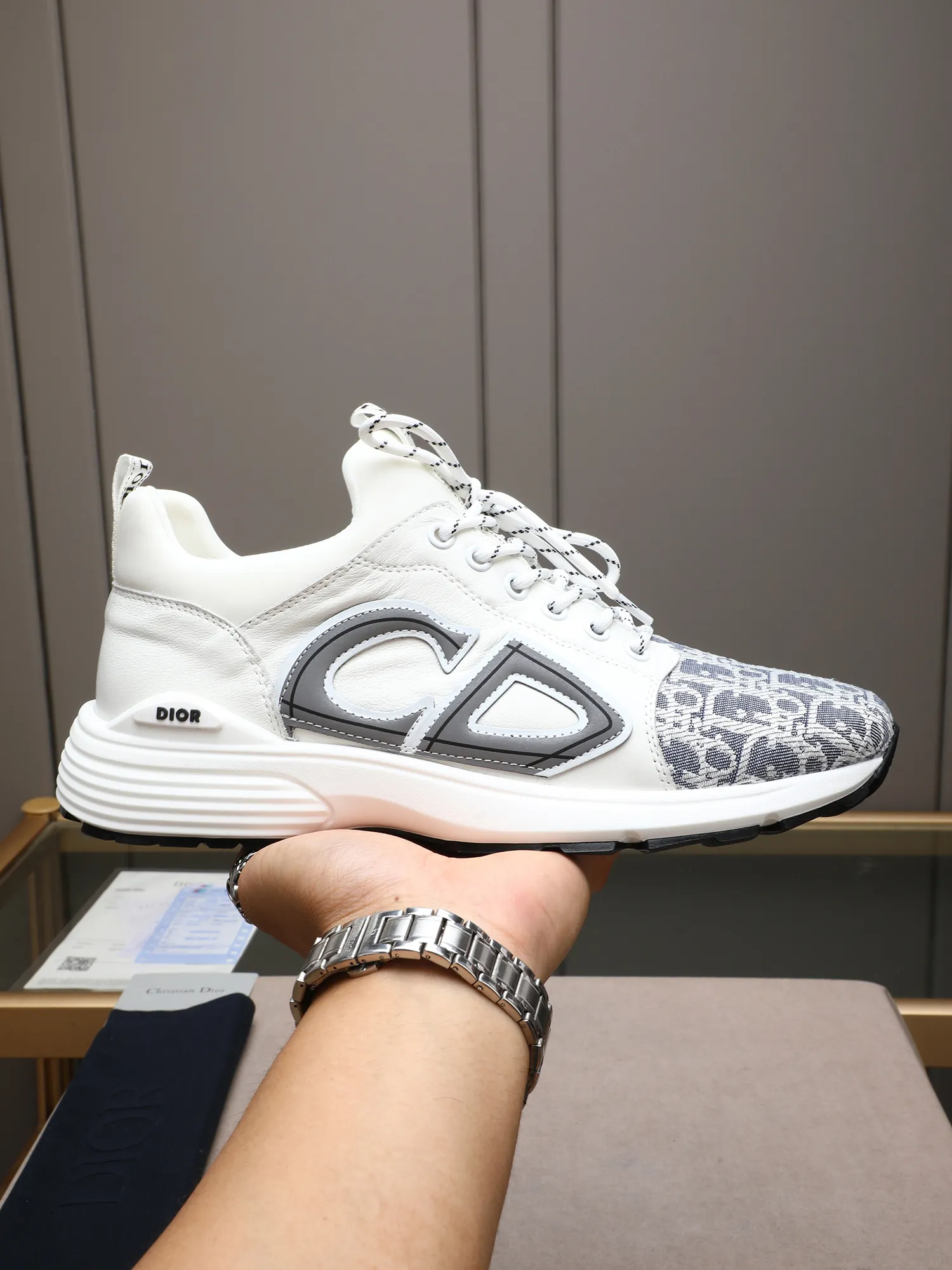 Men's shoes 💰460 💰Dior [Dior] 😘😘High-end series of casual men's shoes, simple and elegant👍👍👍The upper is made of first-layer genuine leather spliced ​​with Dior's special material [sun][sun]; imported first-layer sheepskin lining; special outsole, wear-resistant, lightweight, the overall design is harmonious and unified without lacking personality 👣🌟✨You deserve it! 5 colors😍Sizes 38~44. (45 custom-made) The picture above is a big seller🔥🔥🔥